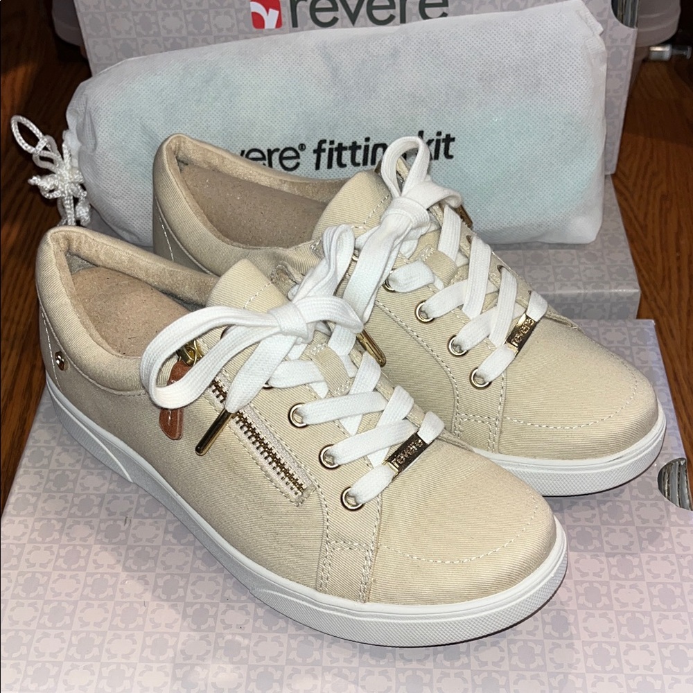 Revere Ripon sizes 8W & 11W beige canvas Sneakers with working zipper MSRP-$160